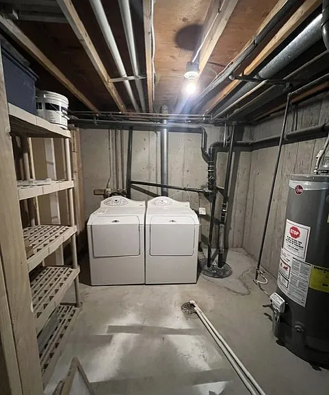 LAUNDRY ROOM.