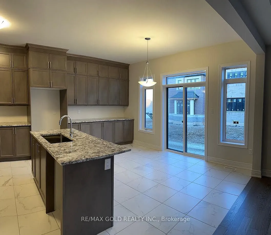 4 bed, $3,500 — Photo 2