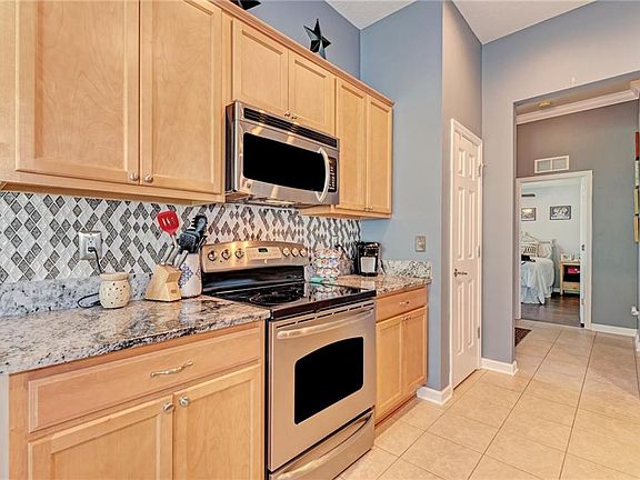 4th image of 9906 52nd St E