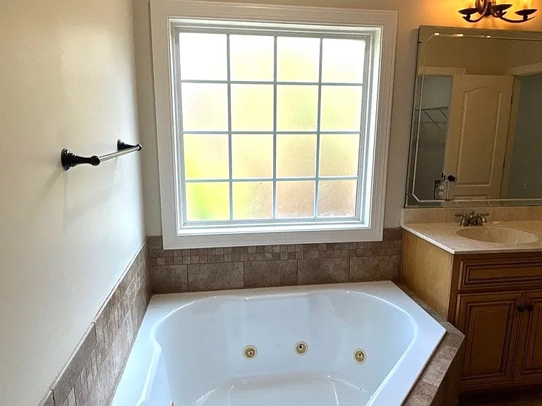 1018 Silver Lake Dr — Photo 25