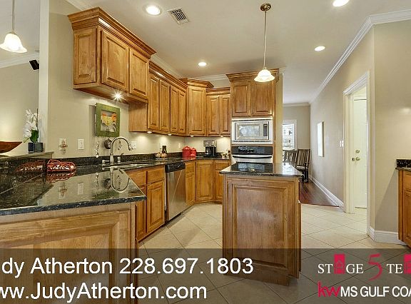 4th image of 12428 Oakview Ct