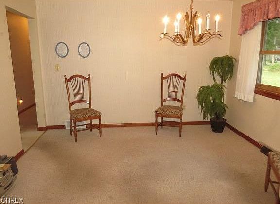 5th image of 566 Shadylawn Ave