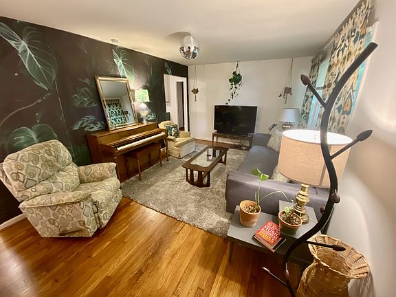 4th image of 827 Wren Rd