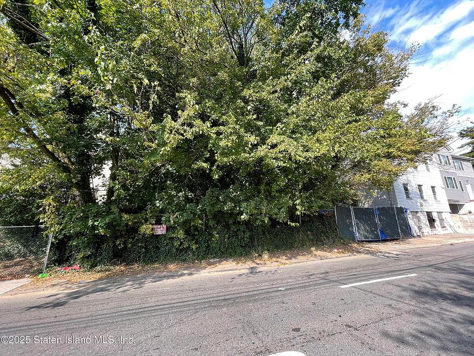 2nd image of 1040 Van Duzer St