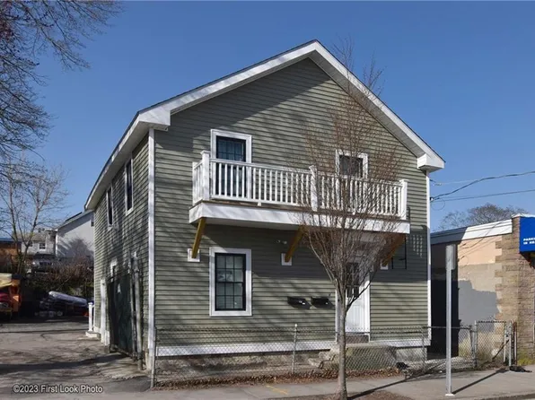 848 Dexter St, Central Falls, RI 02863