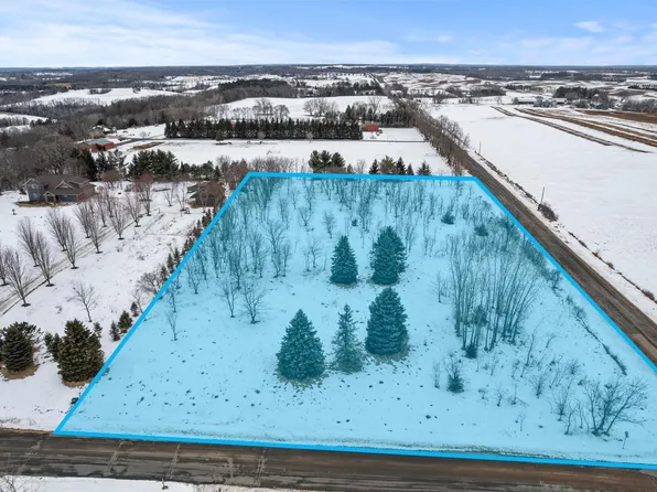594 132nd Ave, Somerset, WI 54025