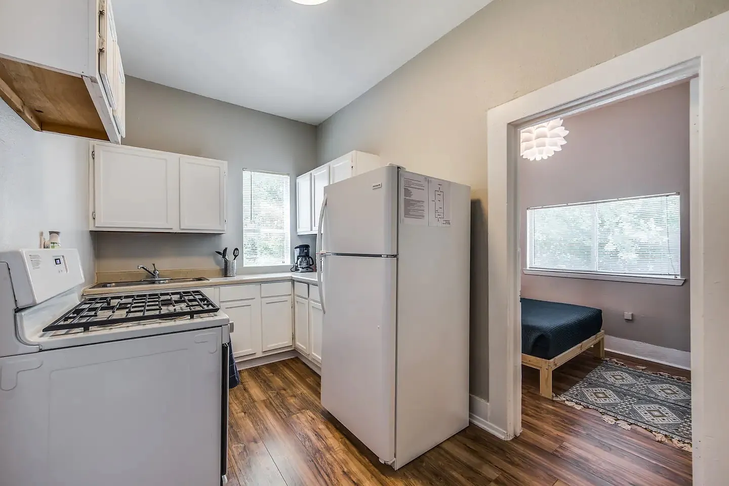 2 bed, 950 sqft, $1,150 — Photo 3