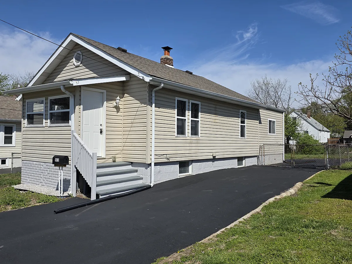 Building Photo - 9413 Edmund Dr