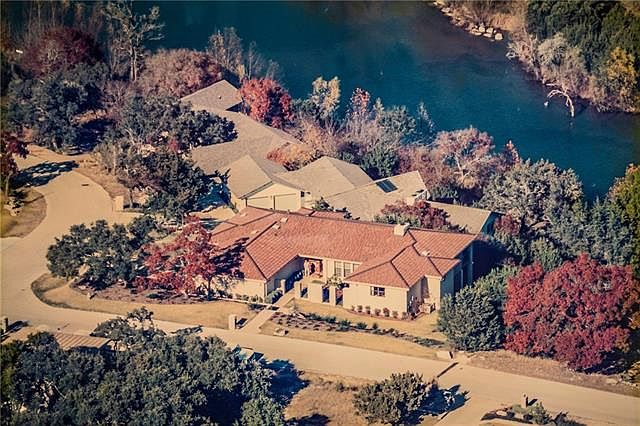 1st image of 121 Top O The Lake Dr