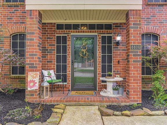 4th image of 4406 Village Heights Ct