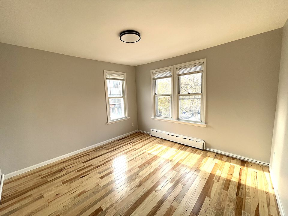 1st image of 314 Humboldt St Floor 3