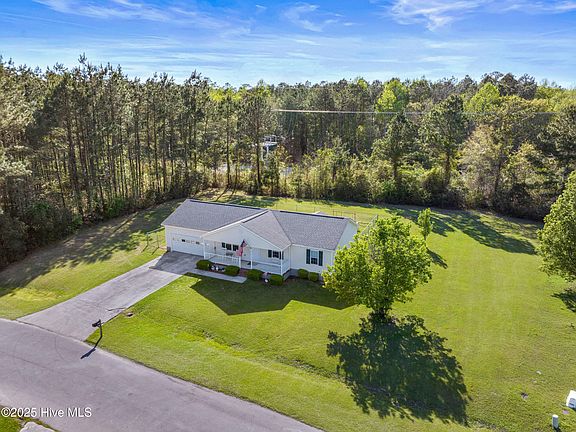 5th image of 128 Stoney Creek Drive