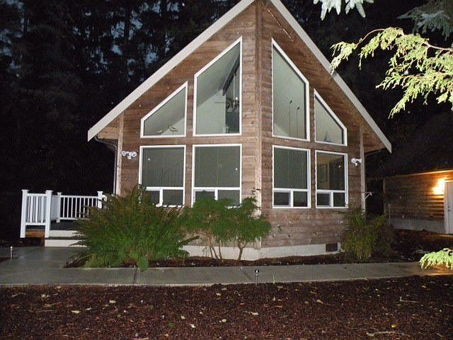 1st image of 871 Catala Ave SE