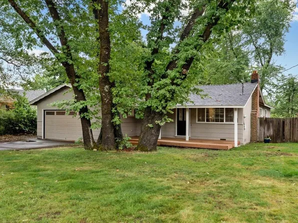 720 Buena Vista Ct, Mount Shasta, CA 96067