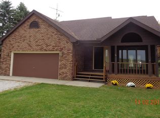 9935 Singer Lake Rd, Baroda, MI 49101