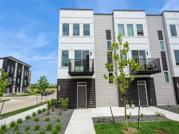 431 SW 12th St, Des Moines, IA 50309