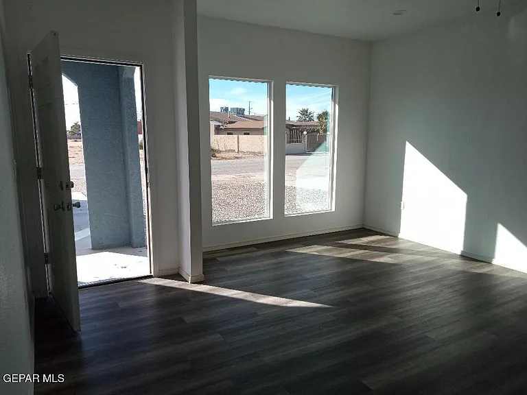 718 Cobre St #2 — Photo 8