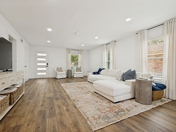 5th image of 10229 San Juan Ave