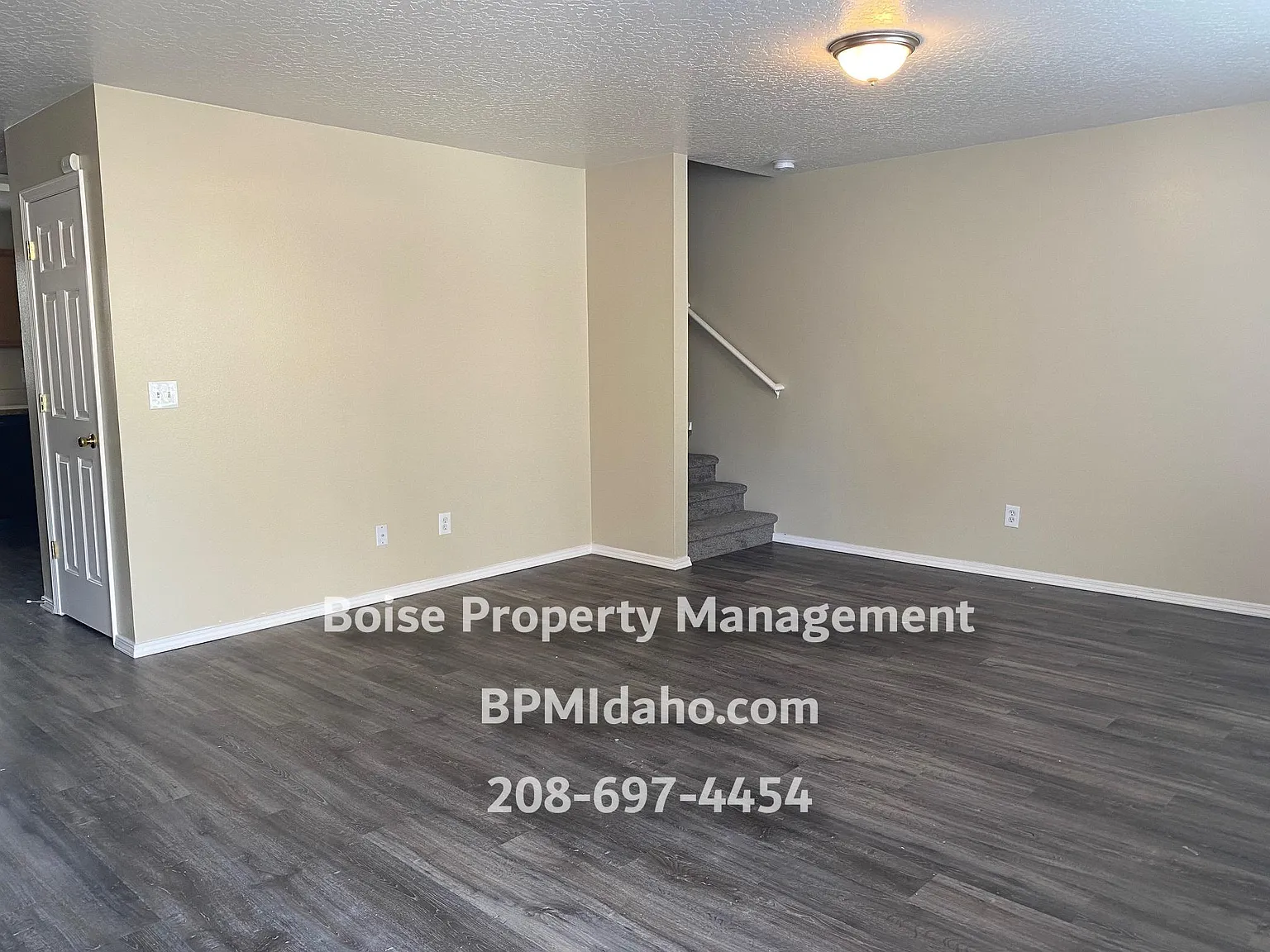 118 W Ogden Ave — Photo 3