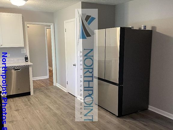 4th image of 2301 Elmwood Cir SW