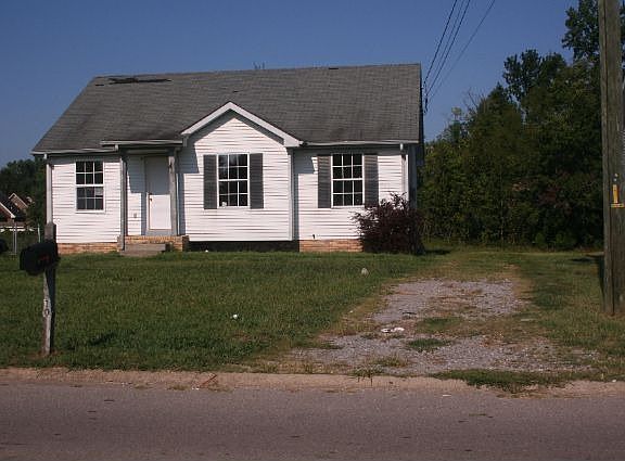 5th image of 410 Donna Dr