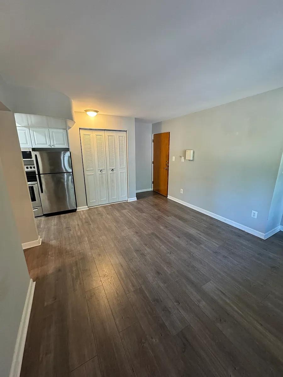 Building Photo - 2808 Coolidge Hwy #25