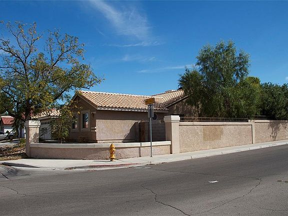 2nd image of 3215 Siboney Villa Cir
