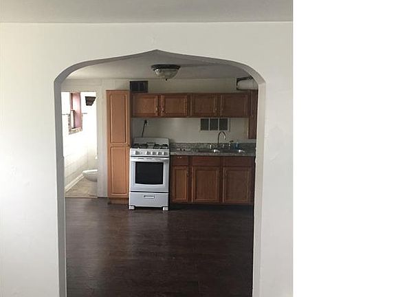 3rd image of 1617 N Lorel Ave #G
