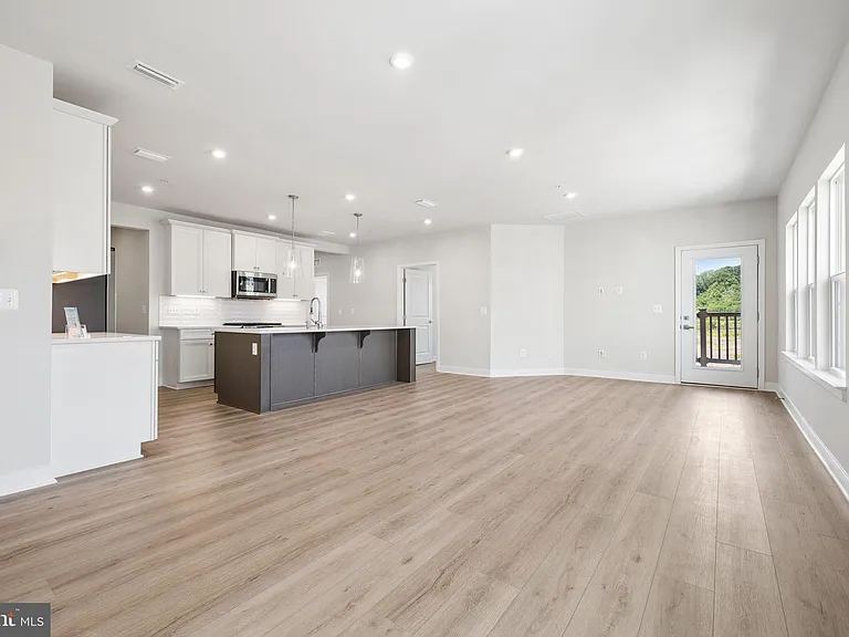 1611 Potomac Shores Pkwy #401 — Photo 13
