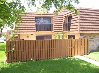 2554 Lakeview Ct, Cooper City, FL 33026