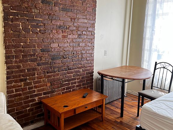 5th image of 311 E 105th St #21