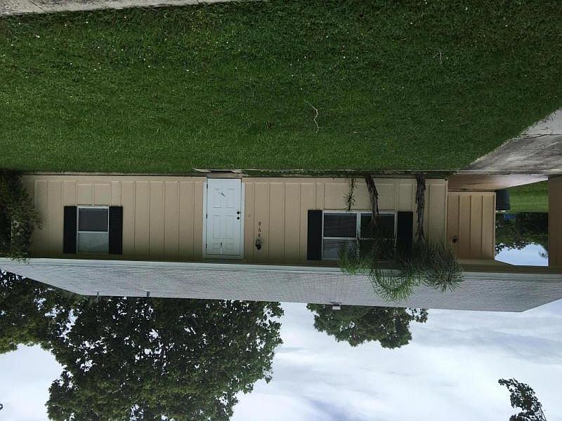 1st image of 498 NE Solida Circle