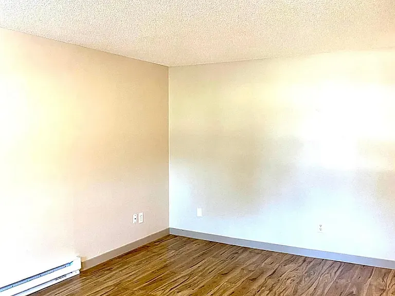 2724 E 32nd Ave #2 — Photo 4