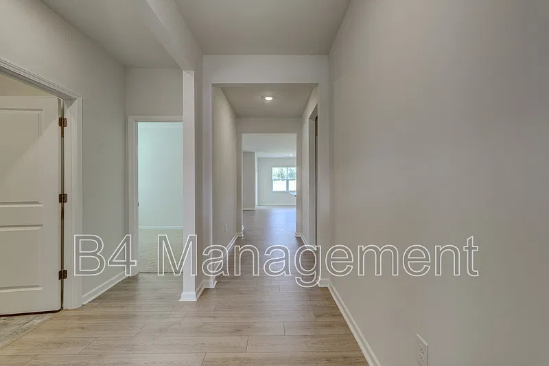 3 bed, 2.0 bath, 1618 sqft, $2,150 — Photo 4