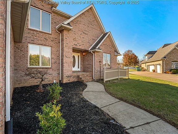 5th image of 231 Glen Oaks Ct