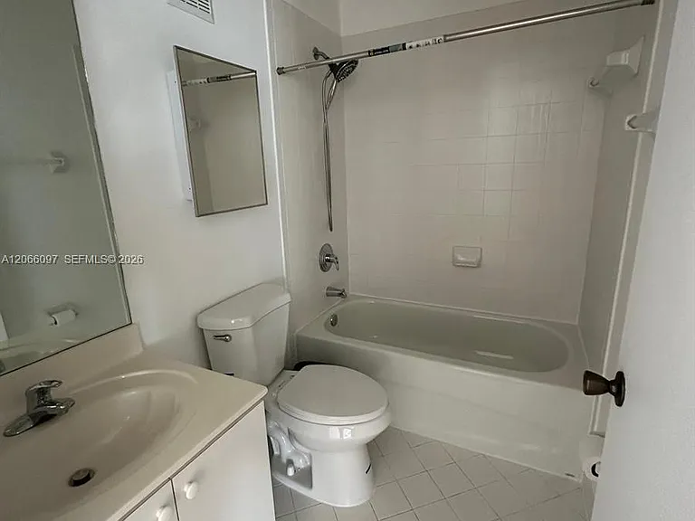 2920 SE 12th Rd #203-30 — Photo 6