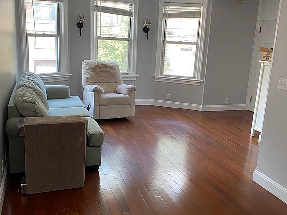 3rd image of 347 Undercliff Ave Floor 2