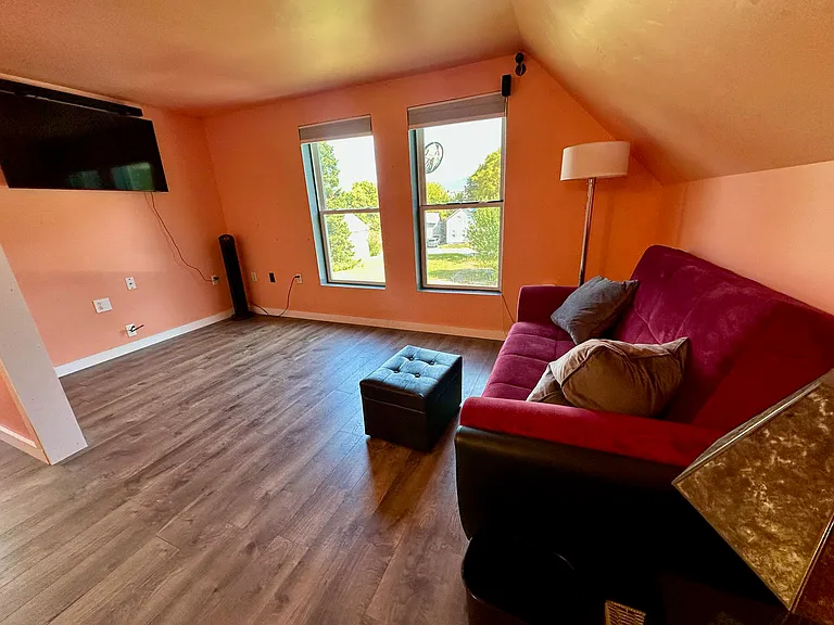 107 Franklin St #D — Photo 15