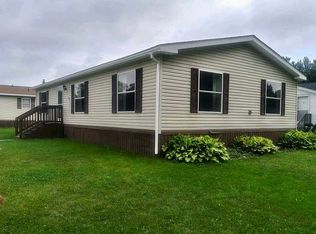 11343 N Lake Ct, Fenton, MI