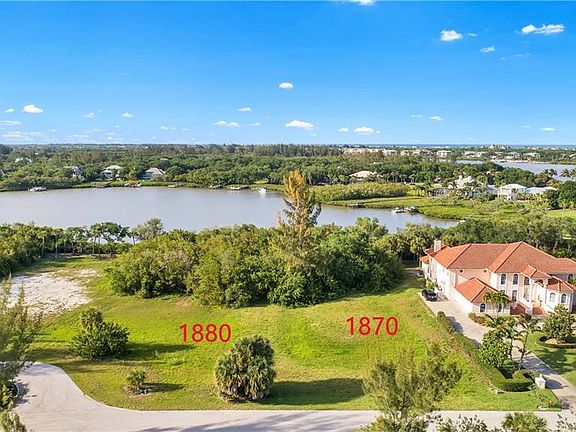 3rd image of 1870 Bayview Ct