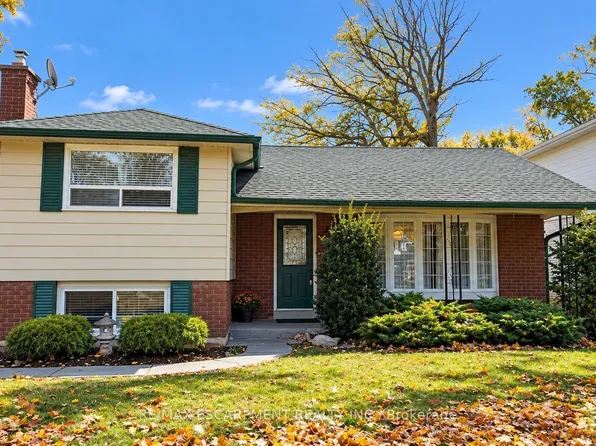 5440 Windermere Dr, Burlington, ON L7L 3M5