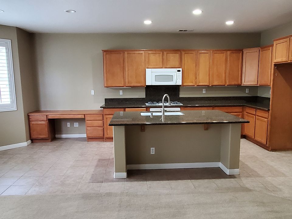 2nd image of 10800 Prairie Stone Pl