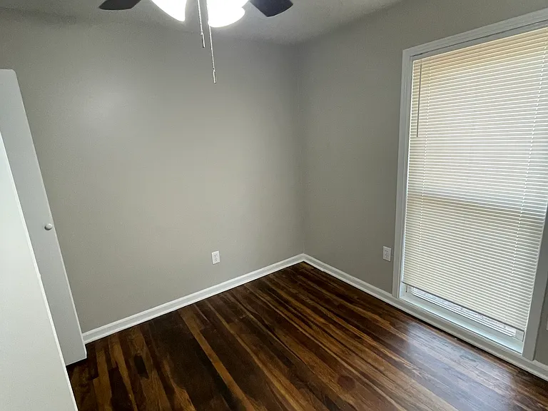 1358 Bennington Dr — Photo 8