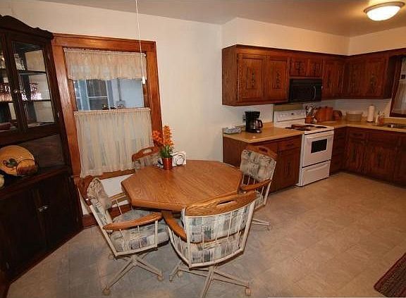 3rd image of 2925 39th Ave S
