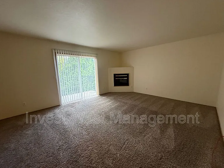 1718 SE 11th Ave #302 — Photo 15
