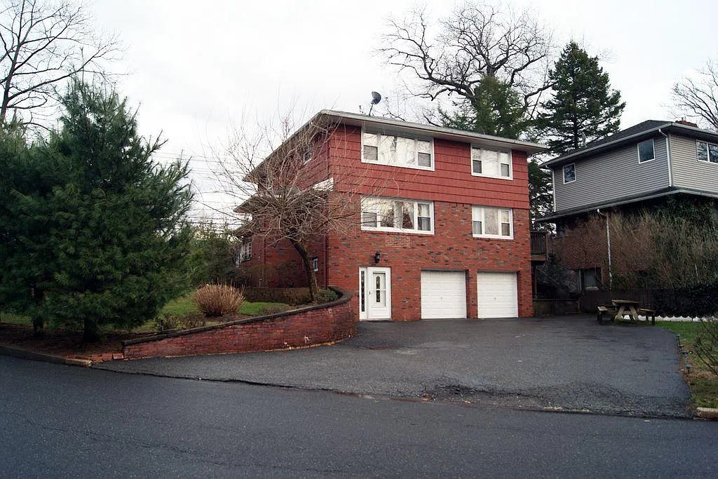 1 bed, 1500 sqft, $1,200 — Photo 1