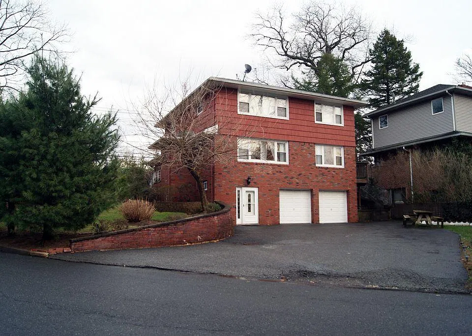 2207 Jones Rd