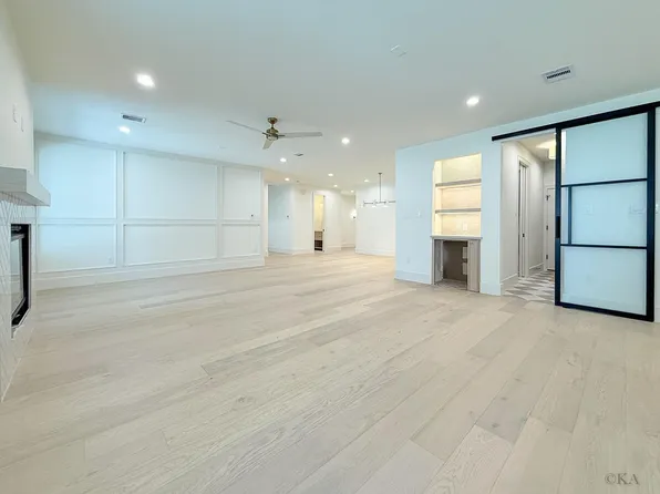 10422 Timberoak Dr, Houston, TX 77043