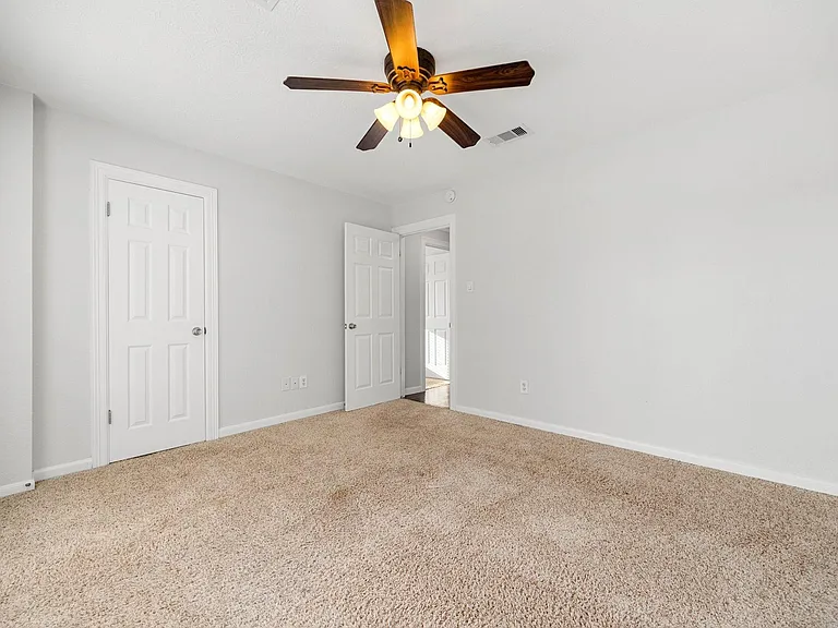 15526 Cabildo Dr — Photo 17