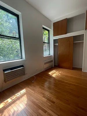 Rented by Peter R. Hungerford, LREB | media 33